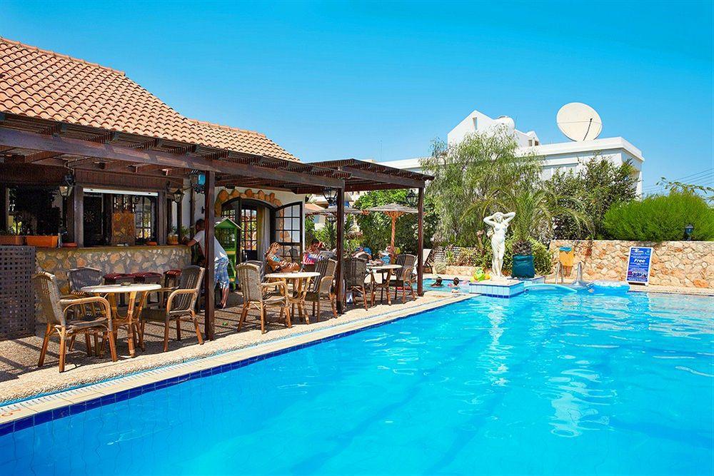 Anais Bay 3*