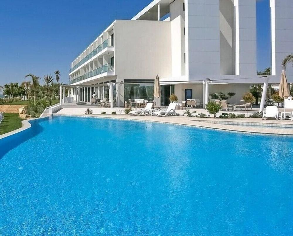 Lebay Hotel 3*
