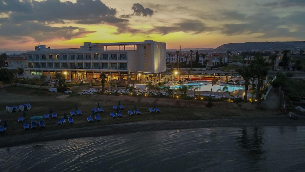 Hotel Lebay 3*