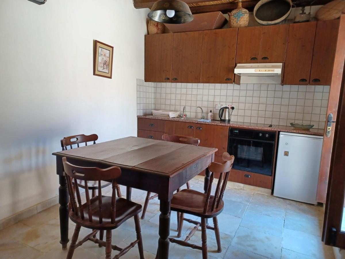 Kleanthis House * Tochni