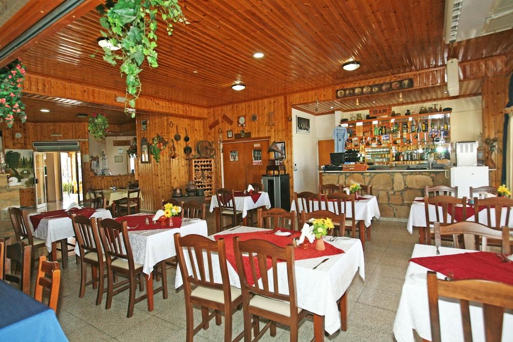 Petsas Aparthotel 3*