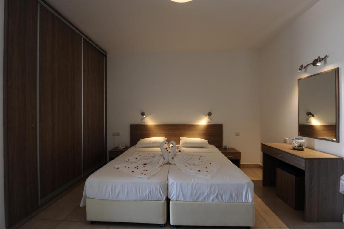 Cosmelenia Aparthotel Agia Napa
