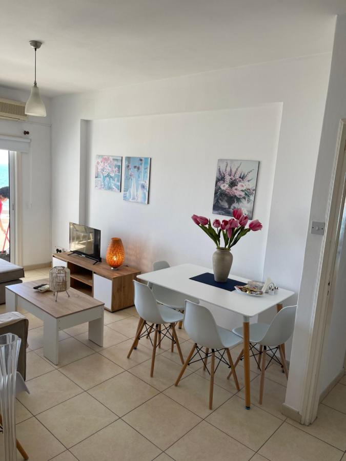 Alex 31 * Larnaca