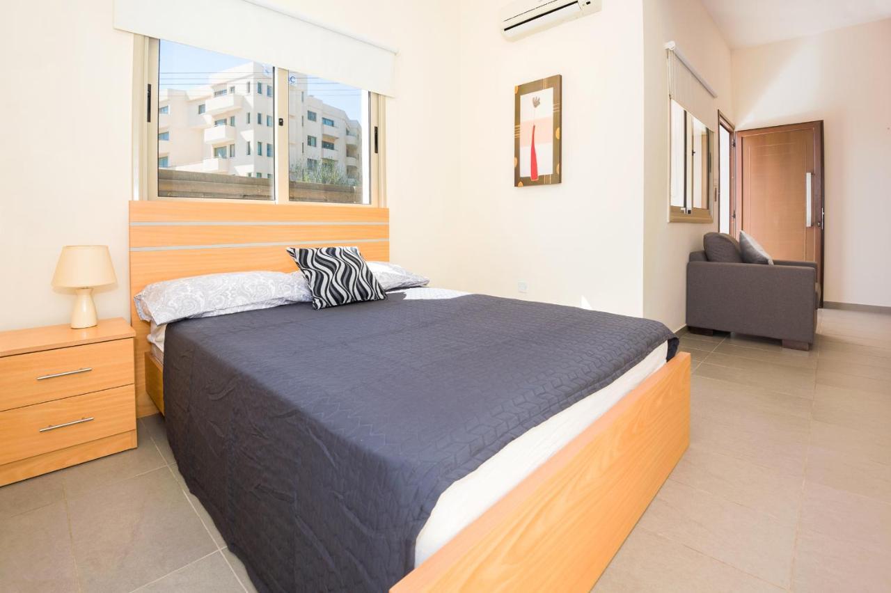 Apartment Bowker