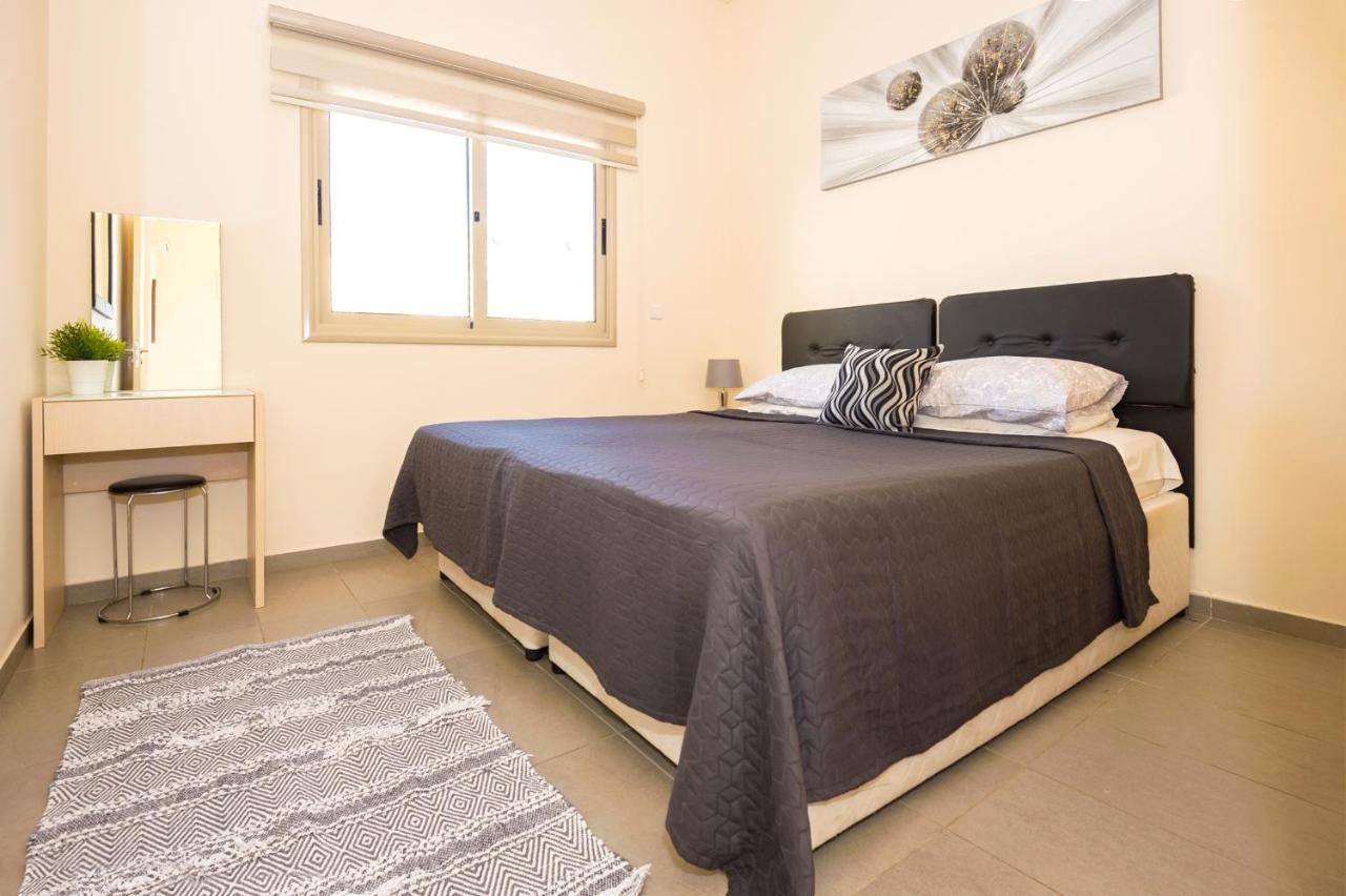 Bowker Protaras