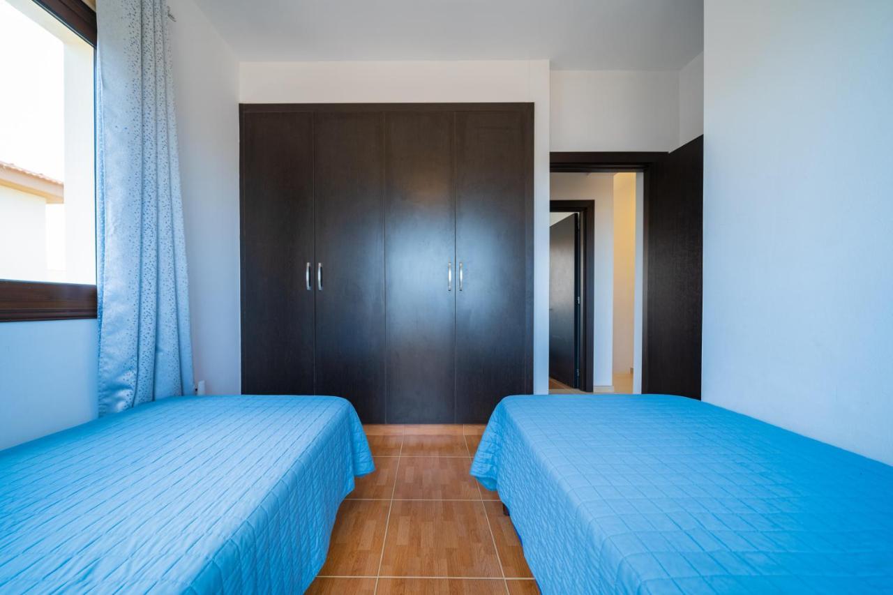Carina For 6 Persons Paralimni