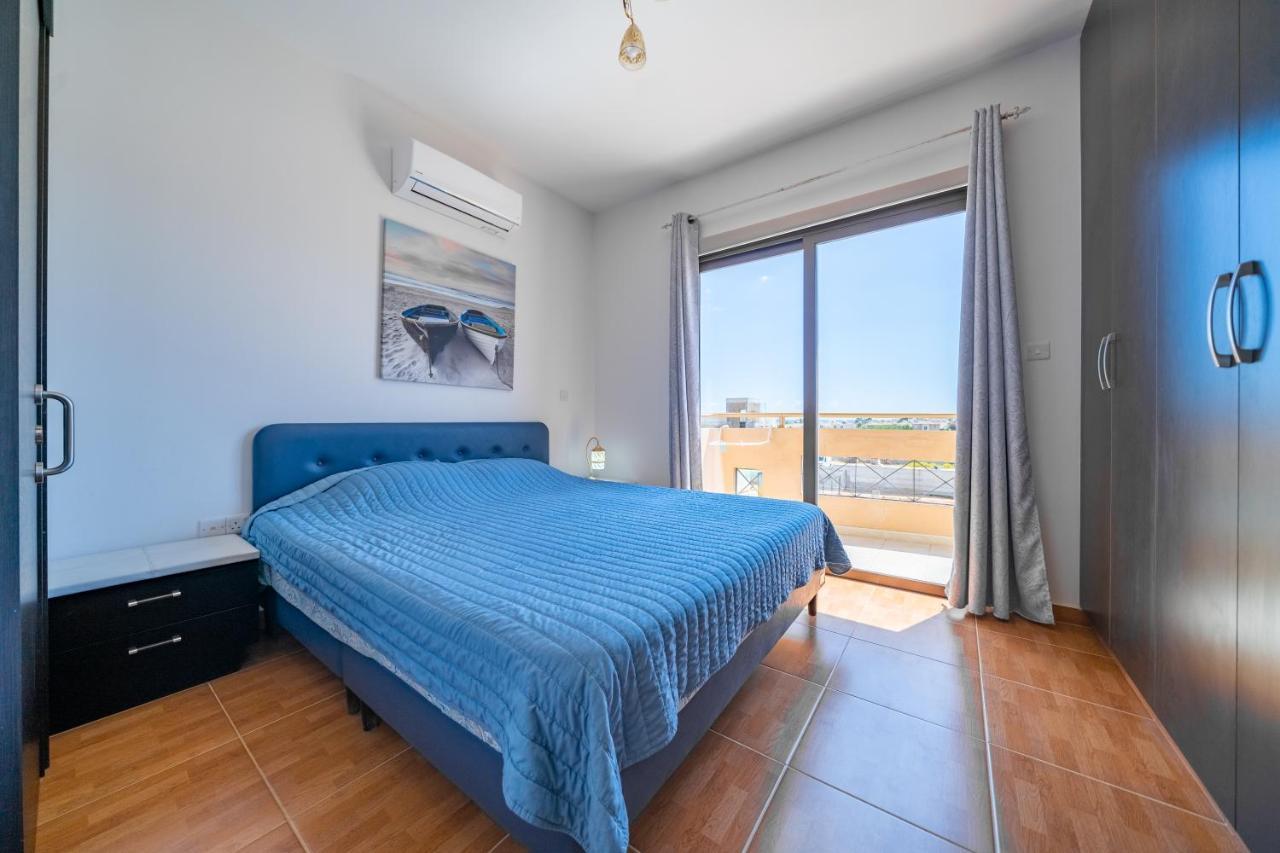 Villa Carina For 6 Persons Paralimni