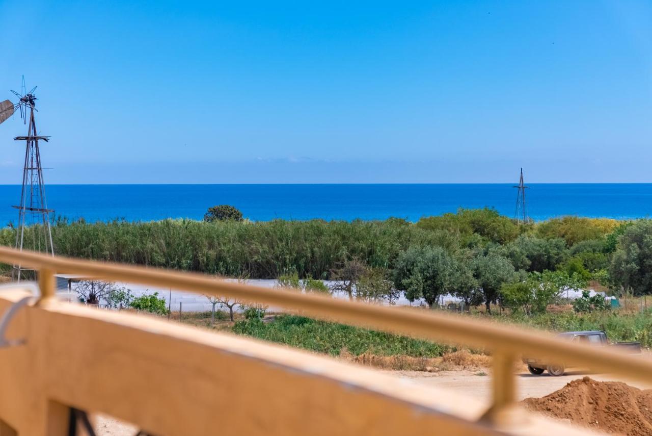 Carina For 6 Persons Paralimni