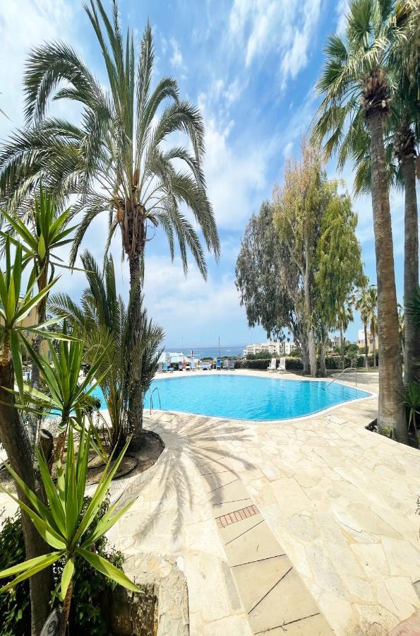 Direct Sea View & Quality Bed - Kings Palace 1 Bed Paphos