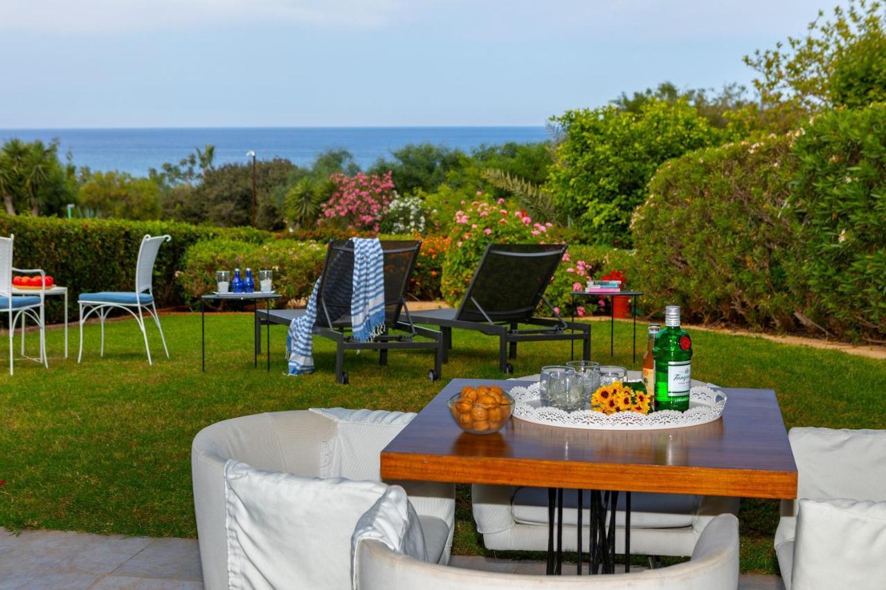 Sirina Waterfront Villa *