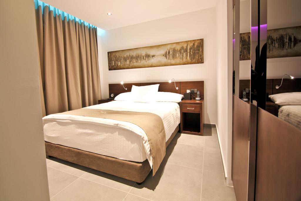 Achilleos Hotel