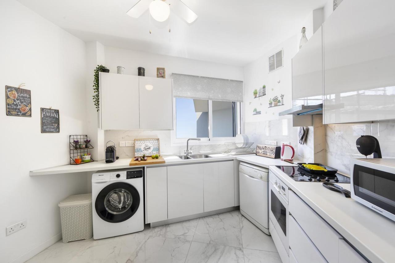 Lovely 3-bedroom In Prokymea Court *