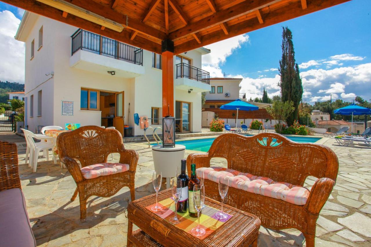 Villa Hera Polis