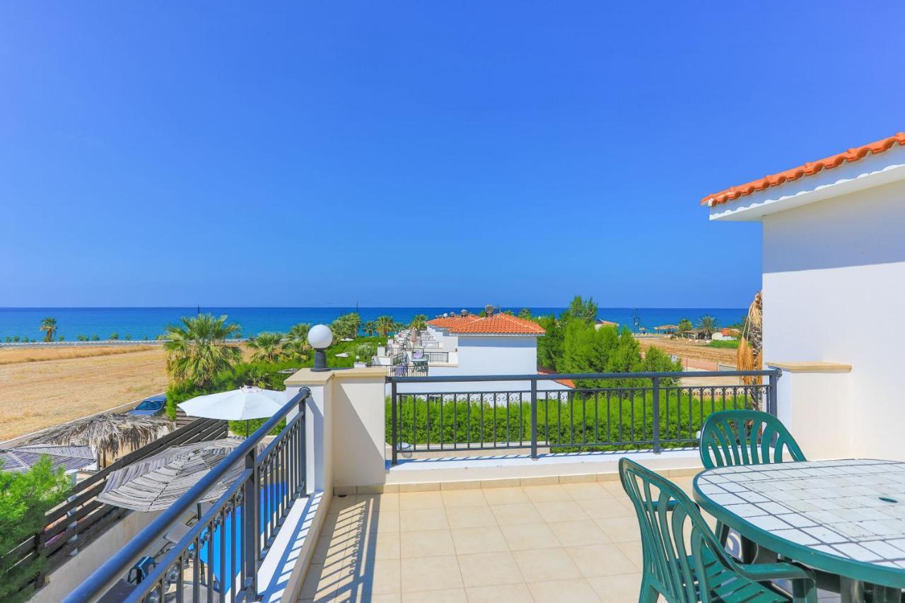 Sandy Coast Petunia Villa