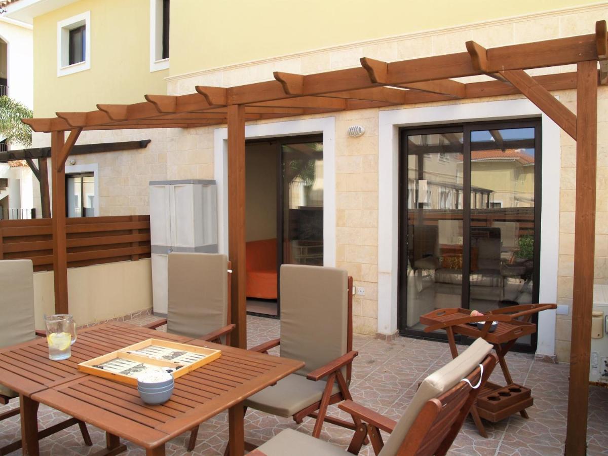 Kyklades & * Paralimni
