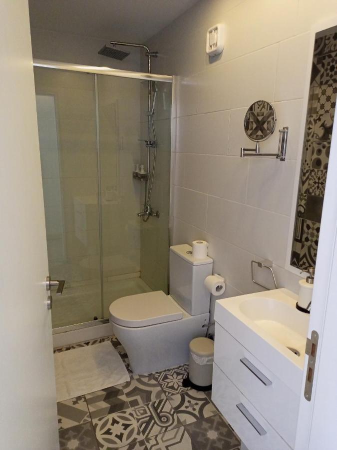 White 11 Aparthotel Larnaca