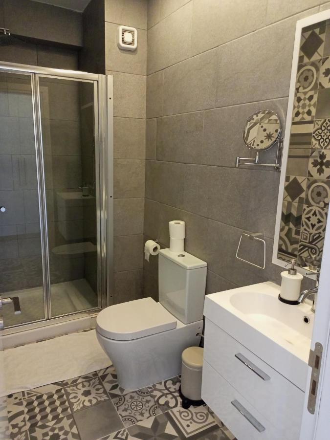 White 11 3* Larnaca