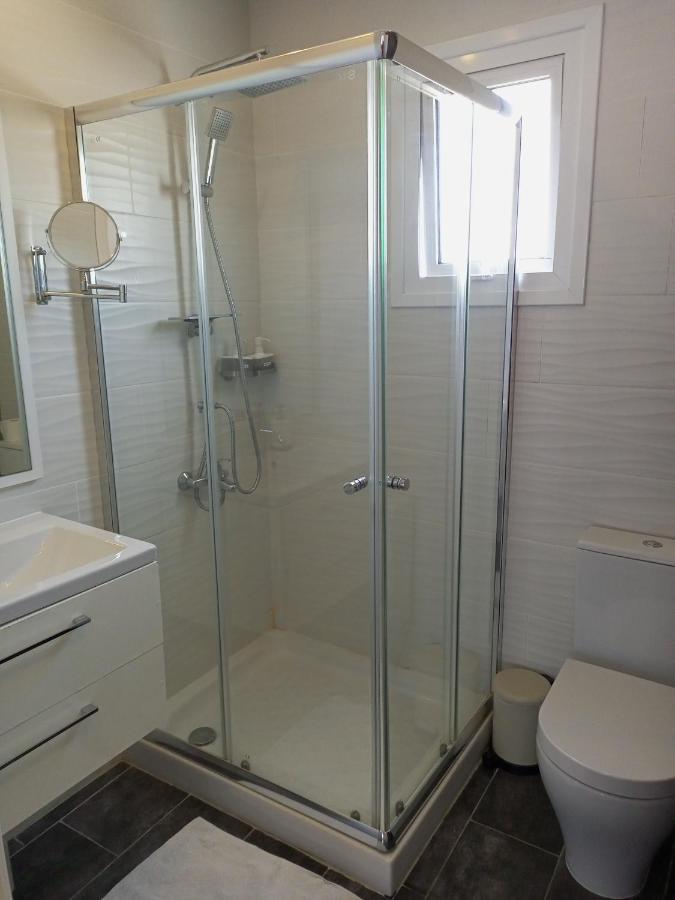 White 11 3* Larnaca