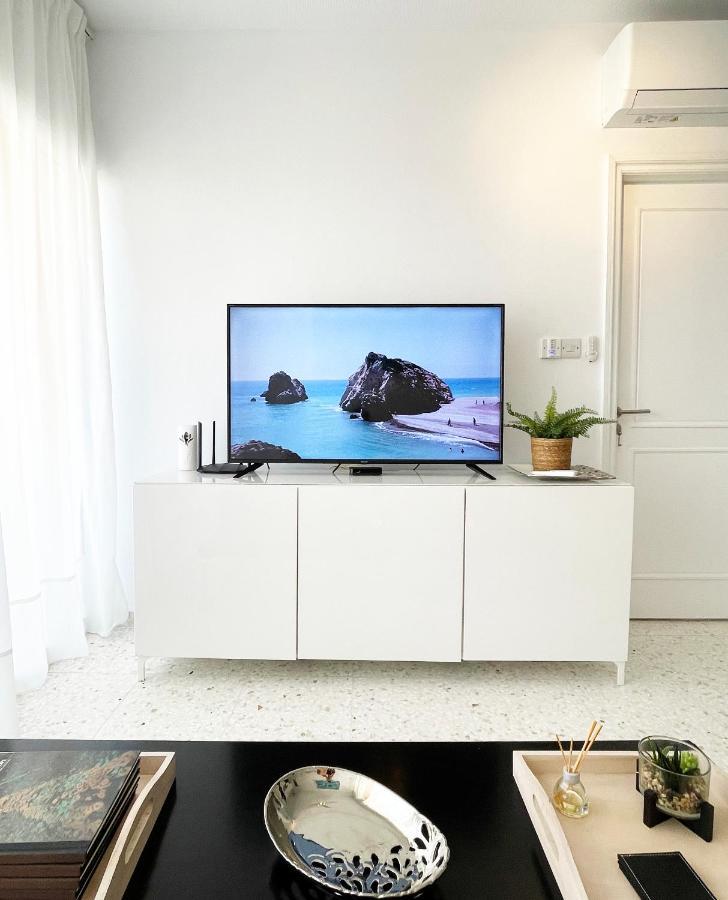 Direct Sea View & Quality Bed - Kings Palace 1 Bed Apartment *