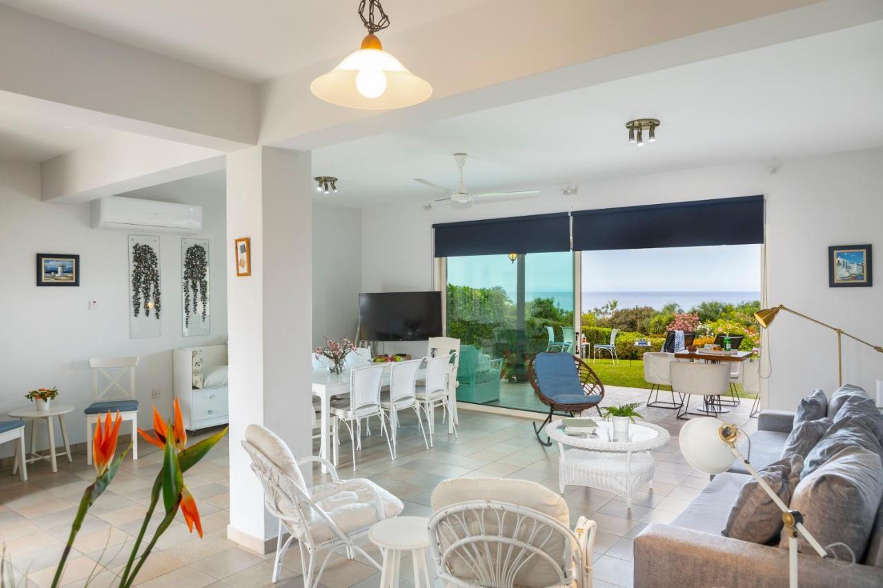 Villa Sirina Waterfront *