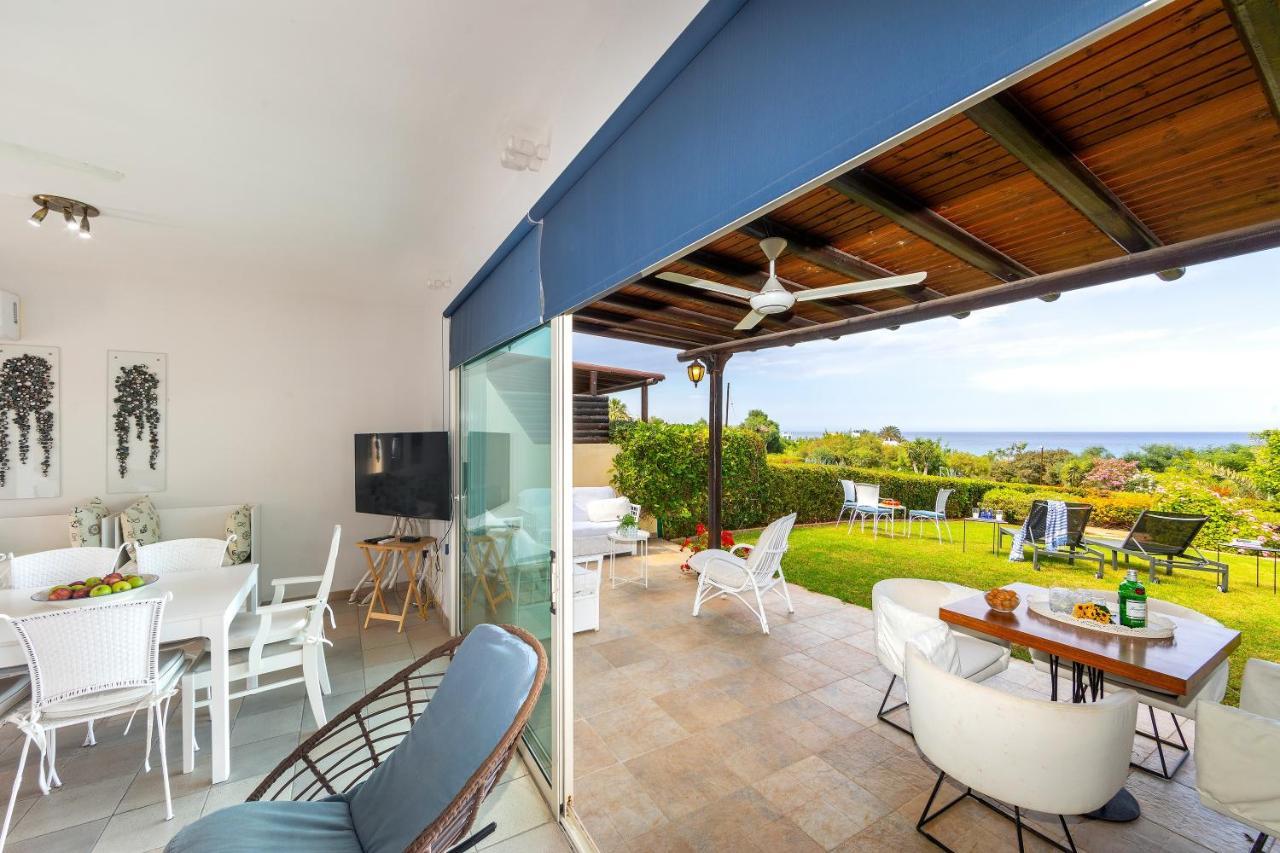 Sirina Waterfront Villa *
