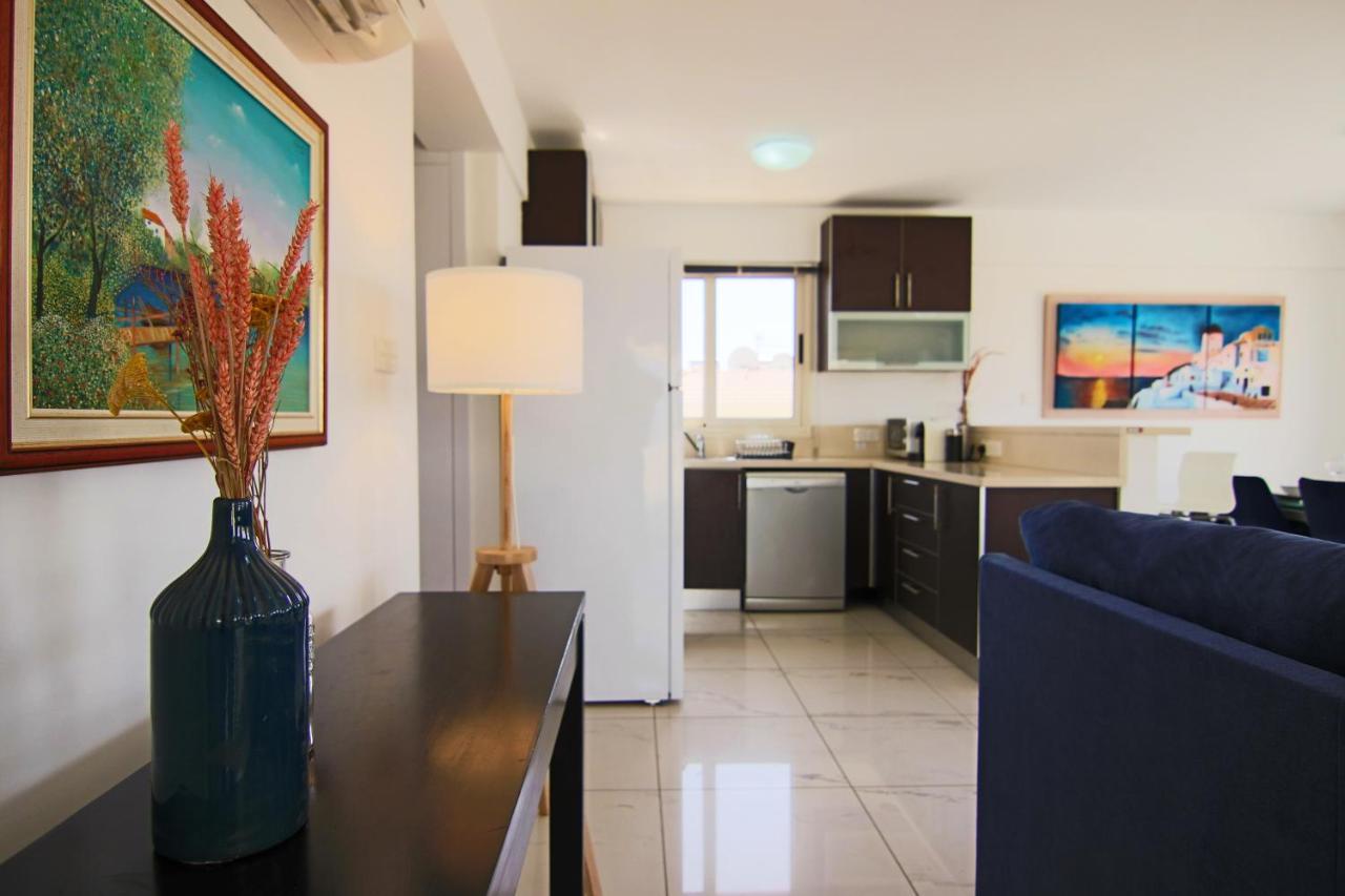 Seaside Luxury Flat Perivolia