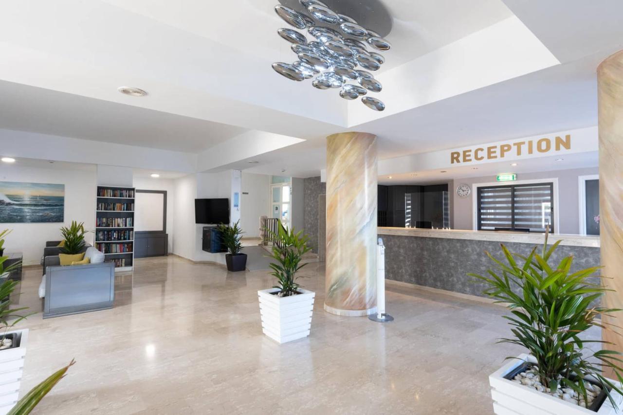 Aparthotel Vrissaki