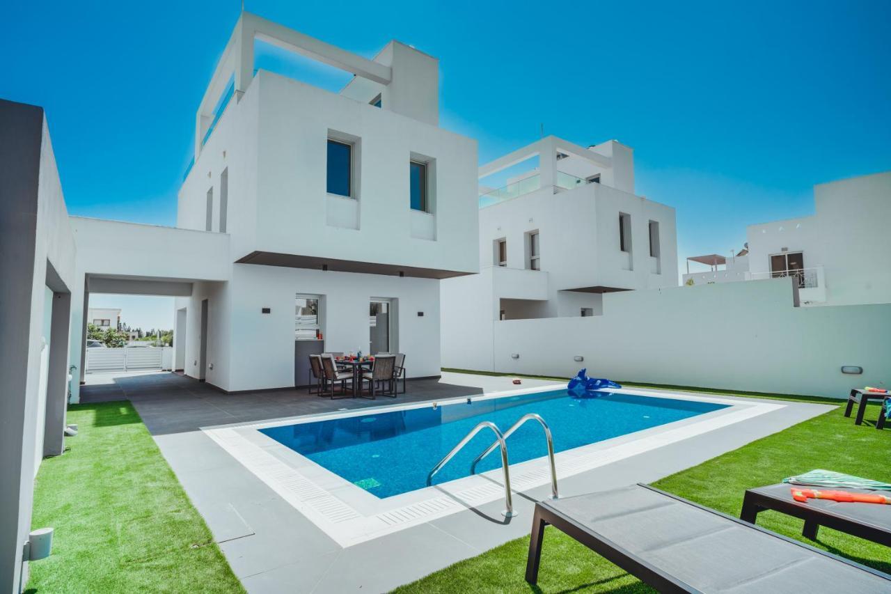 In Style In Modern 3 Bedroom Near Nissi & Square Pousada *