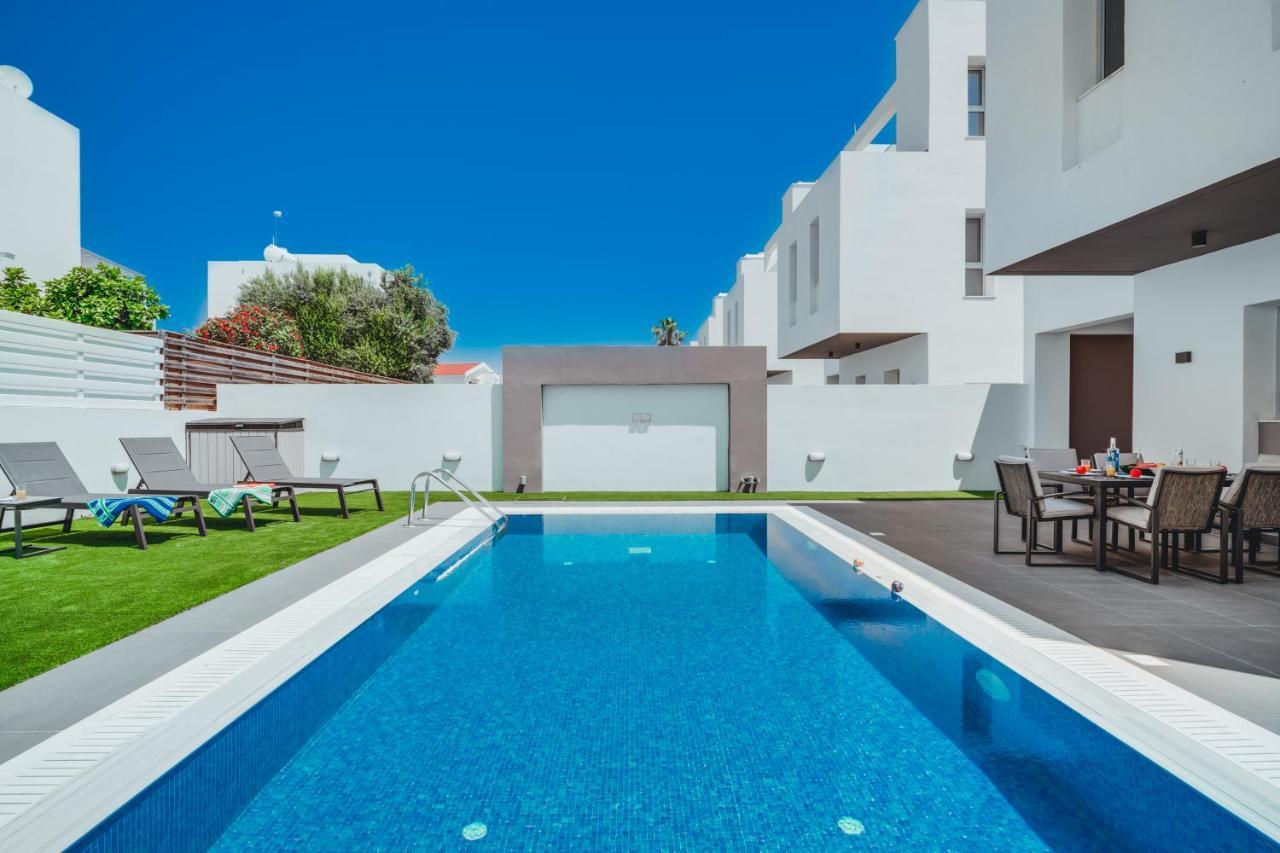 In Style In Modern 3 Bedroom Near Nissi & Square * Agia Napa
