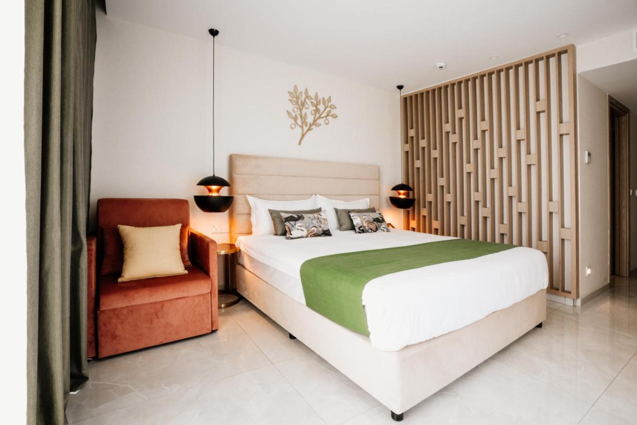 Hotel At Herbal Boutique &