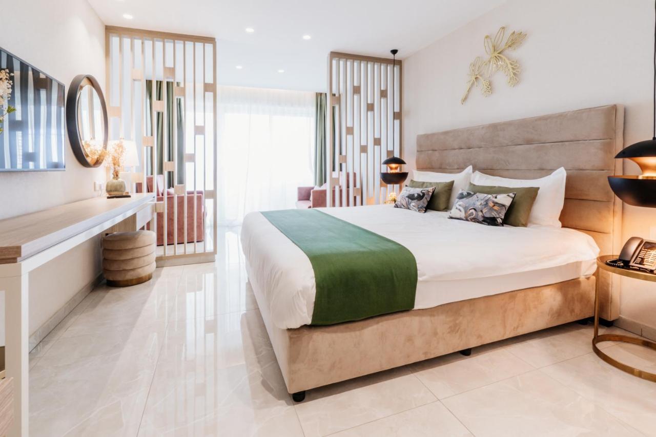 Hotel At Herbal Boutique &