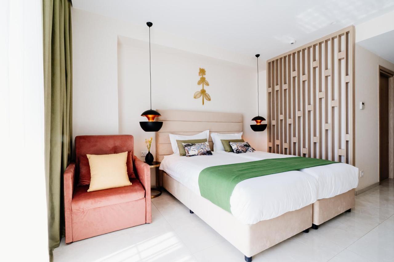Hotel At Herbal Boutique &