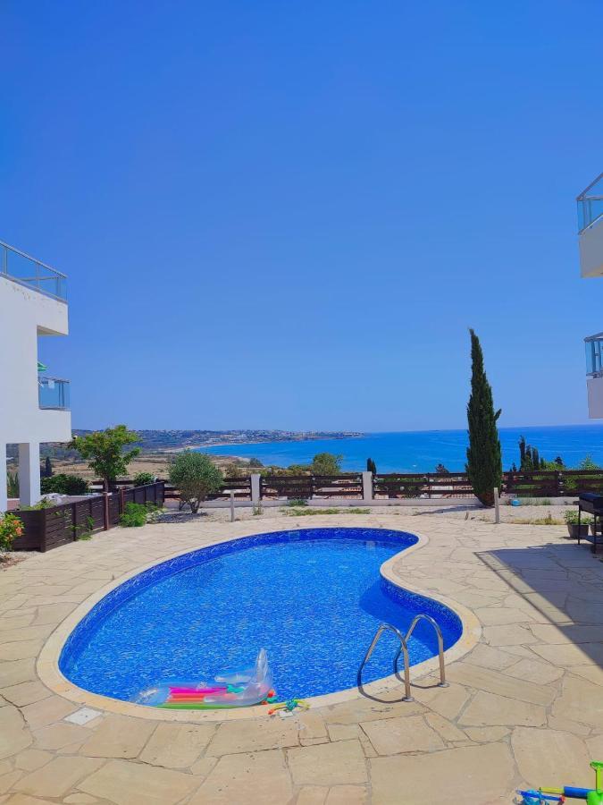 3 Zimmer, Meerblick Direkt In Villa