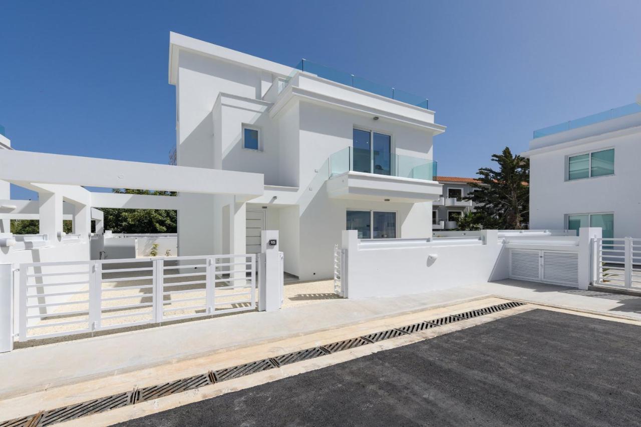 Villa Bay