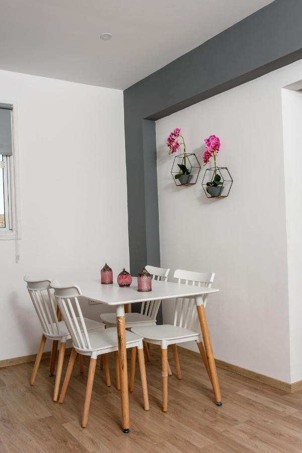 Valdivian Flat 18 * Larnaca