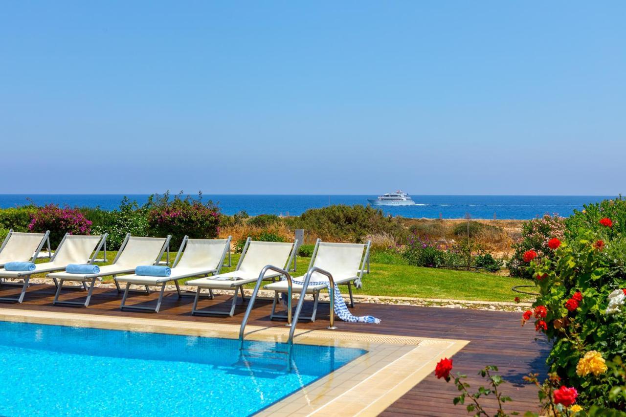 Villa Beachfront Alia