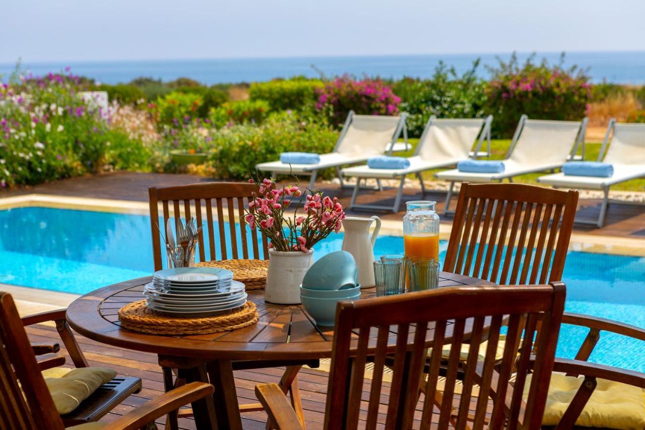 Beachfront Alia Villa *
