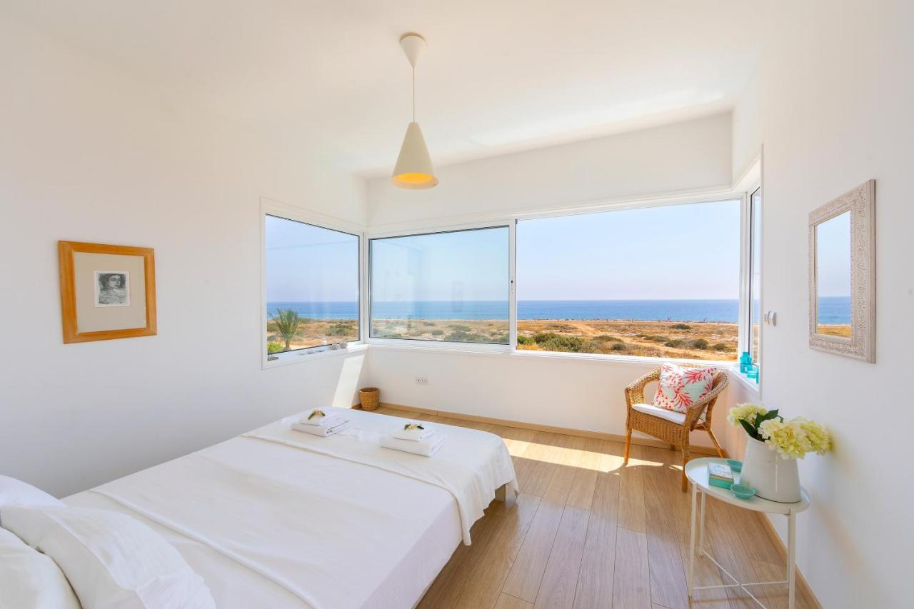 Villa Beachfront Alia
