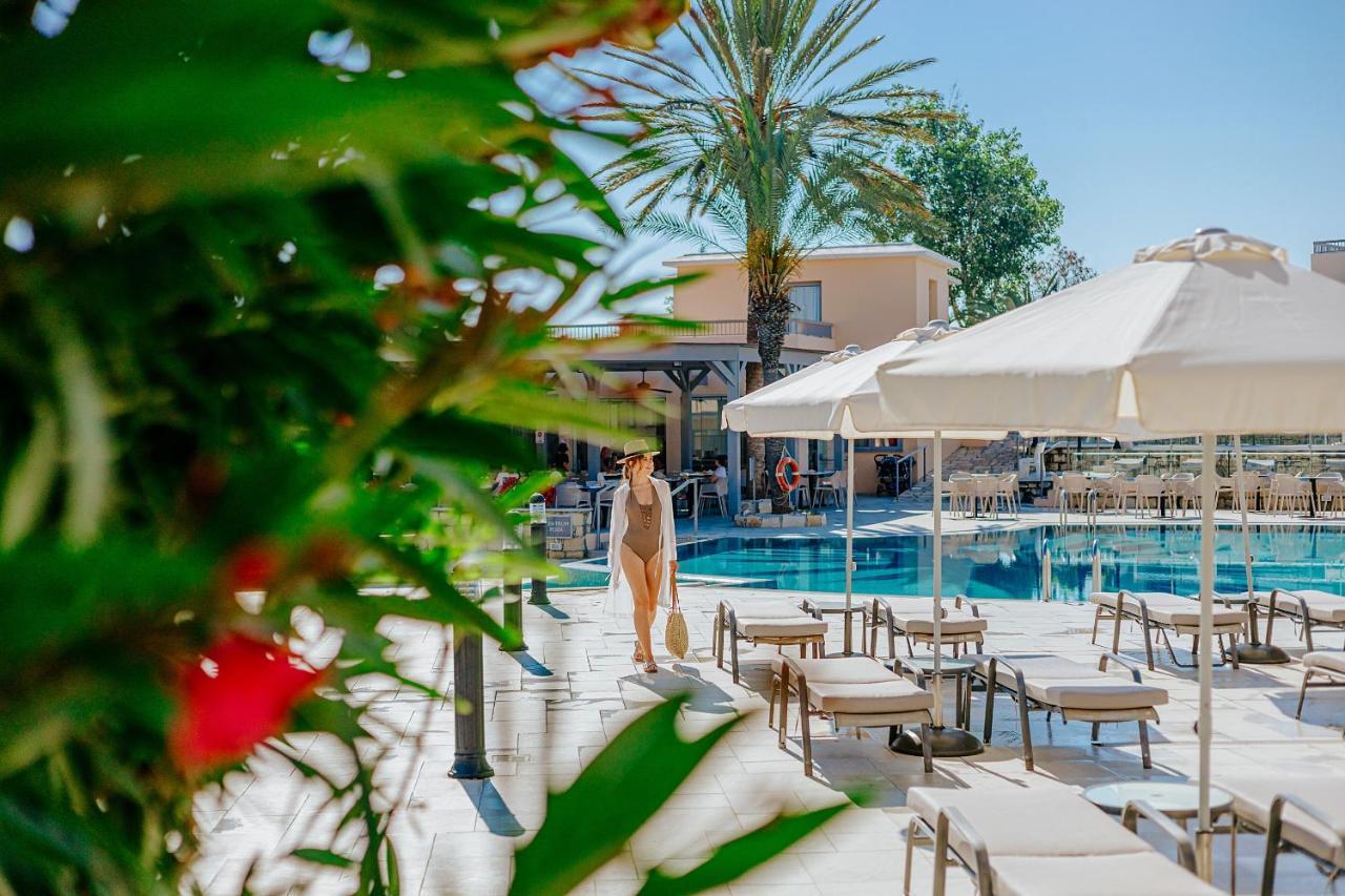 Louis St. Elias & Waterpark 4*