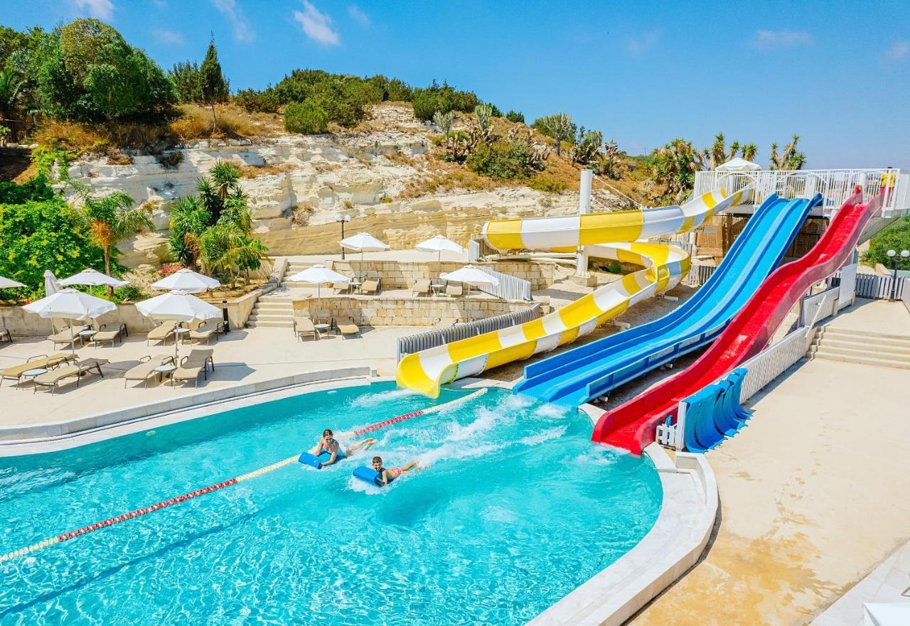 Louis St. Elias & Waterpark 4*