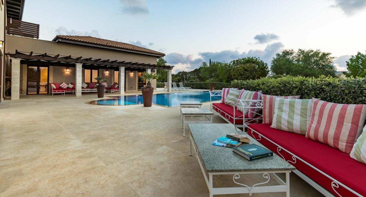 Delphin 375 Fantastic With Amazing Outside Space, Aphrodite Hills Villa