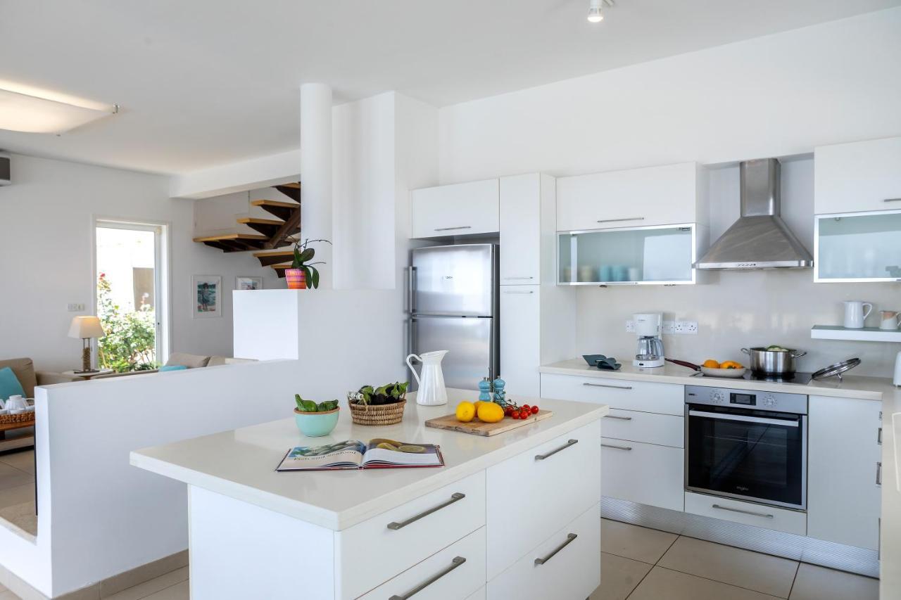Protaras Beachfront Villa Alia *