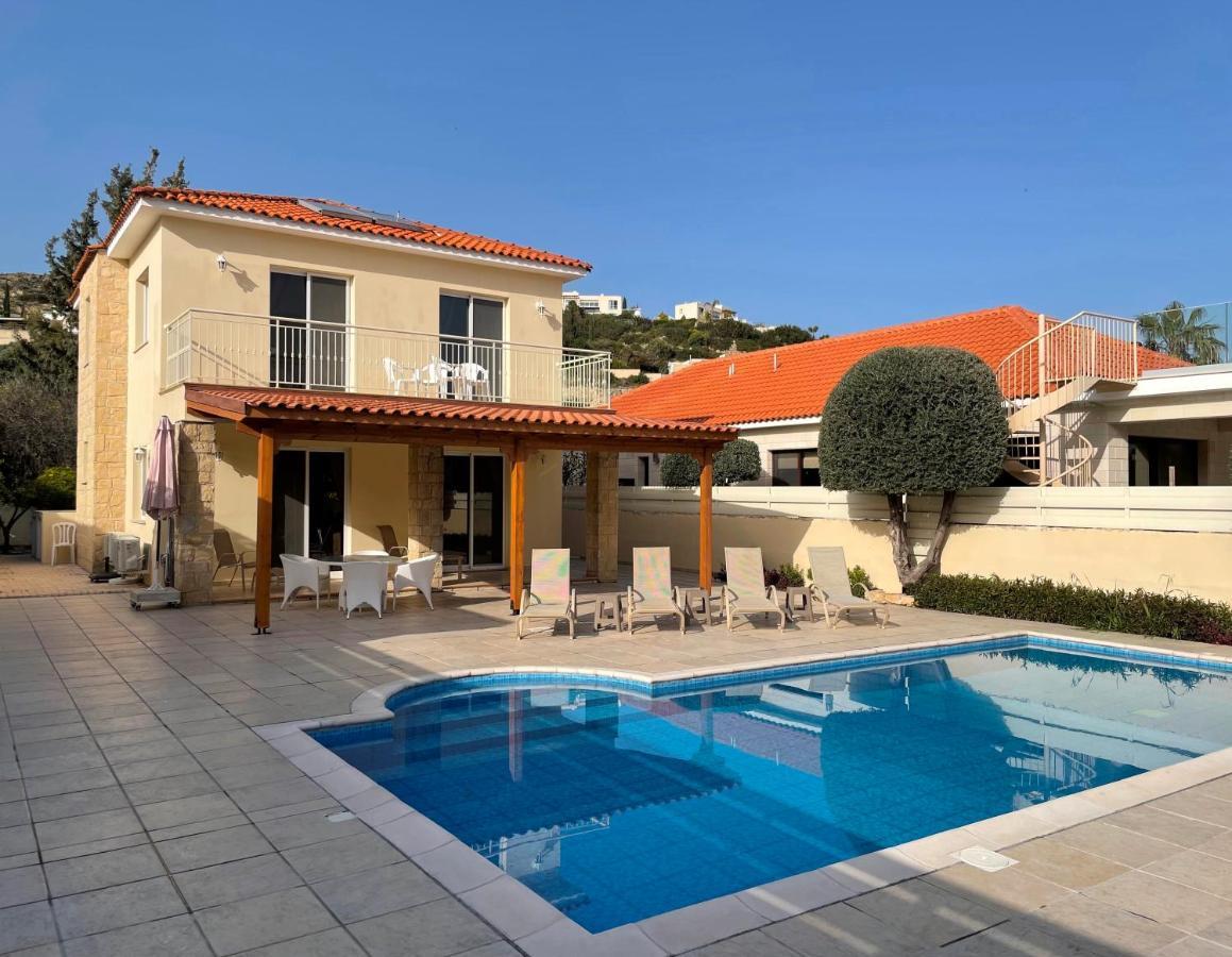 Rossa Villa *