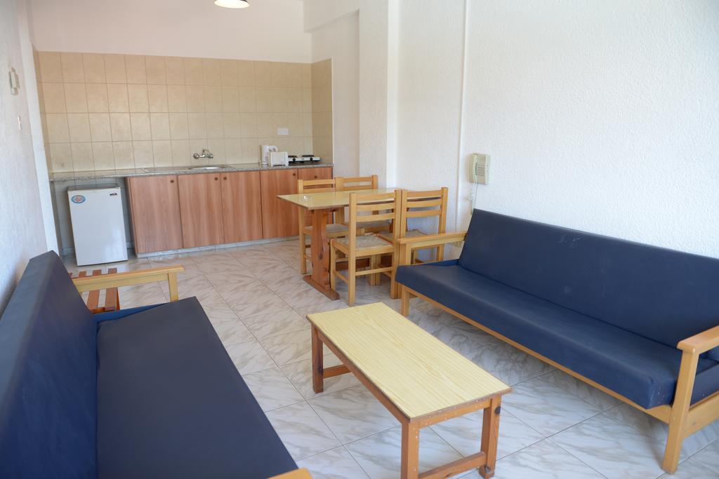 Aparthotel Carina