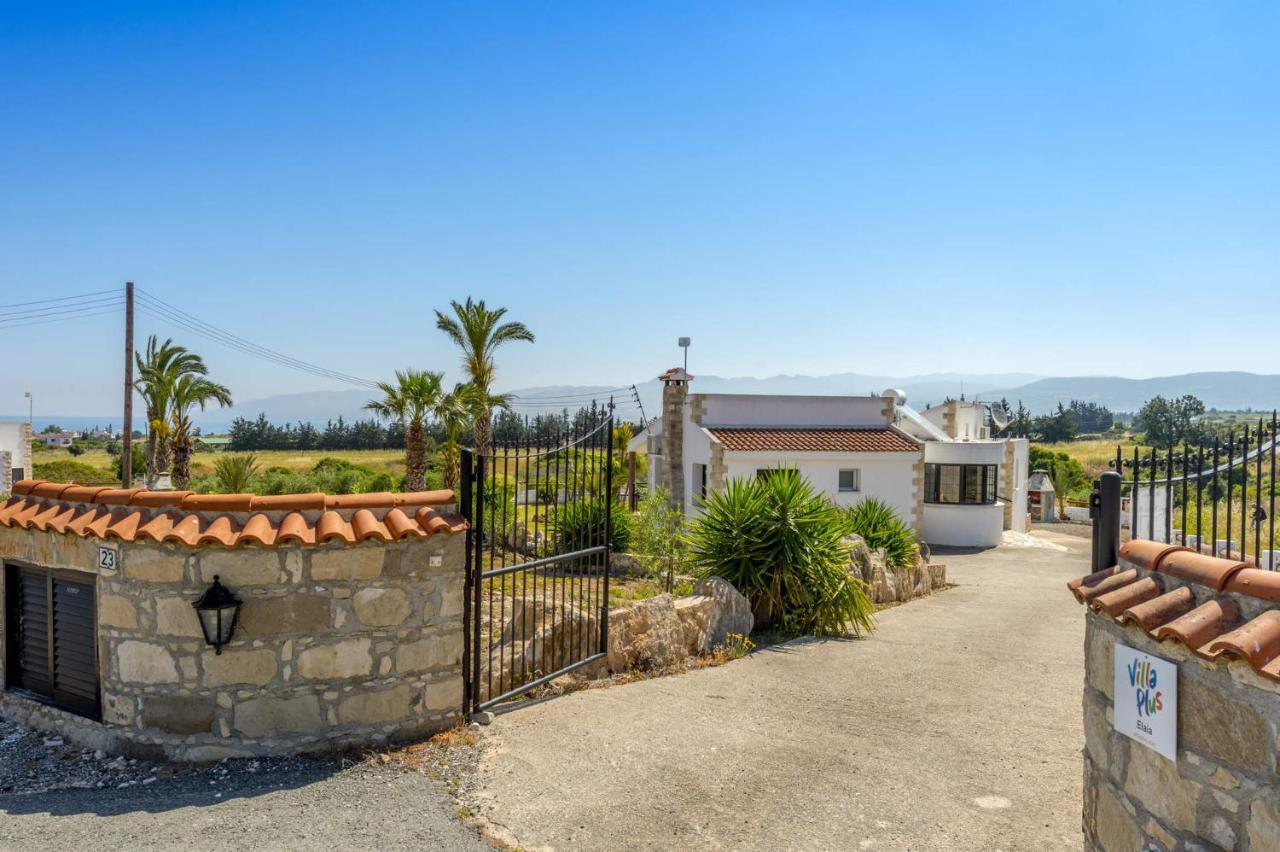 Villa Elaia By *