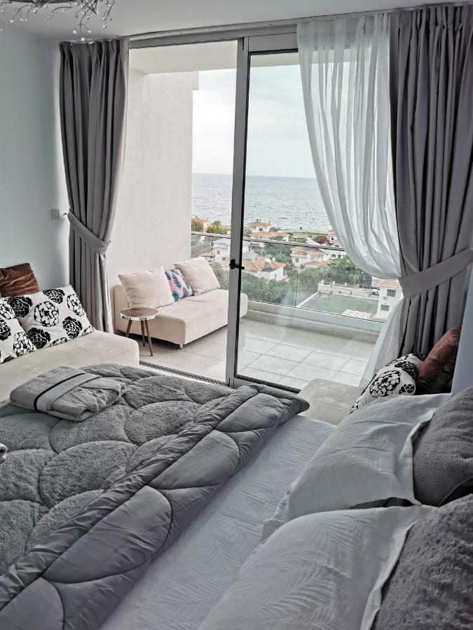 Erika With Sea View *