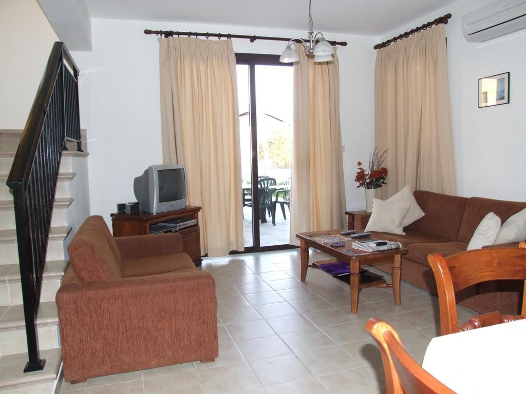 Aura Paphos