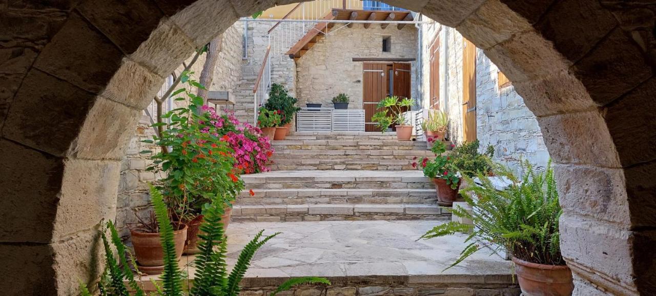Anesi House Country house