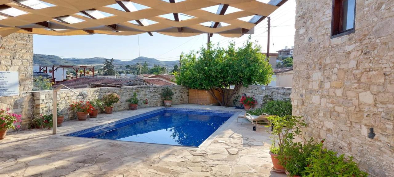 Country house Anesi House Skarinou