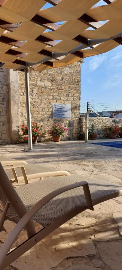 Anesi House